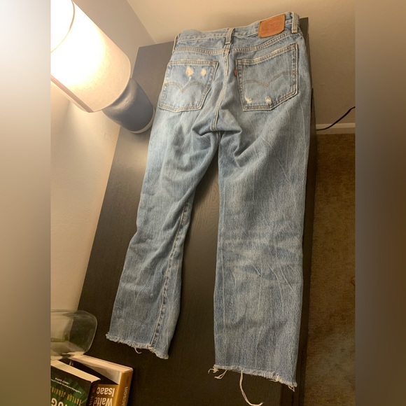 Levi distressed crop jeans - Picture 2 of 4